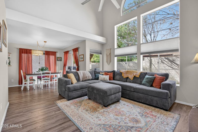 437 Sunrise Dr, Gilbert, AZ 85233
