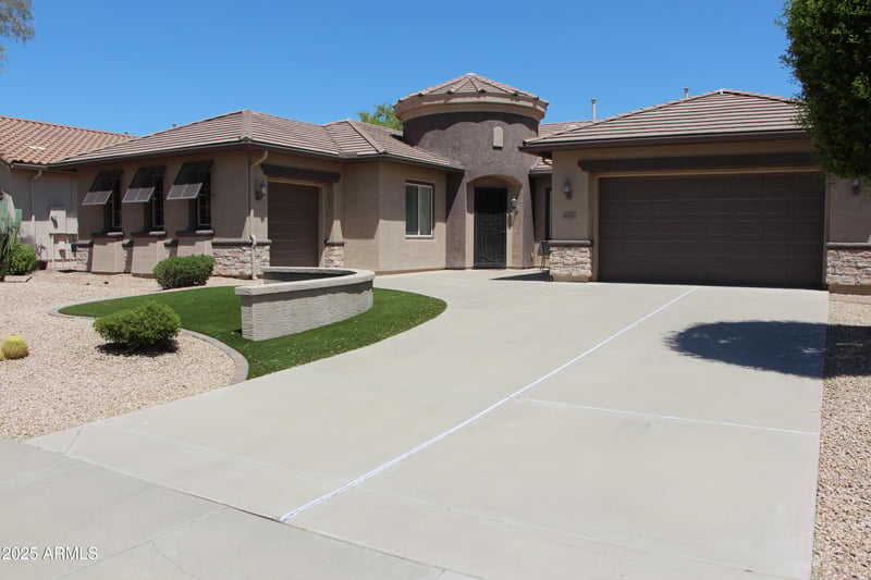 43709 50th Dr, New River, AZ 85087