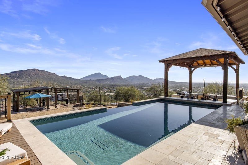 43717 11th Ave, New River, AZ 85087