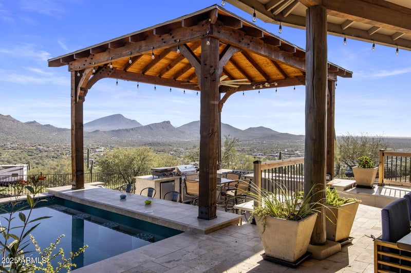 43717 11th Ave, New River, AZ 85087