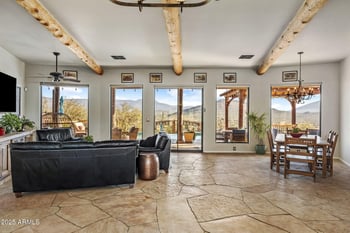 43717 11th Ave, New River, AZ 85087