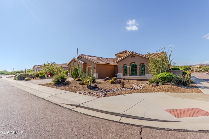 43718 47th Dr, New River, AZ 85087