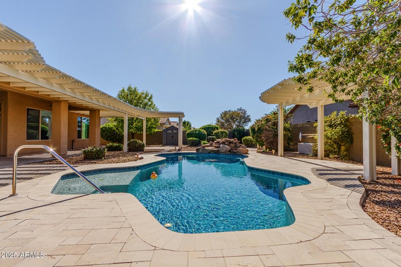 43718 47th Dr, New River, AZ 85087