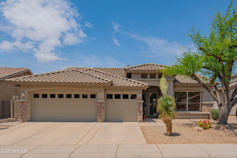 4374 E Lariat Ln, Phoenix, AZ 85050