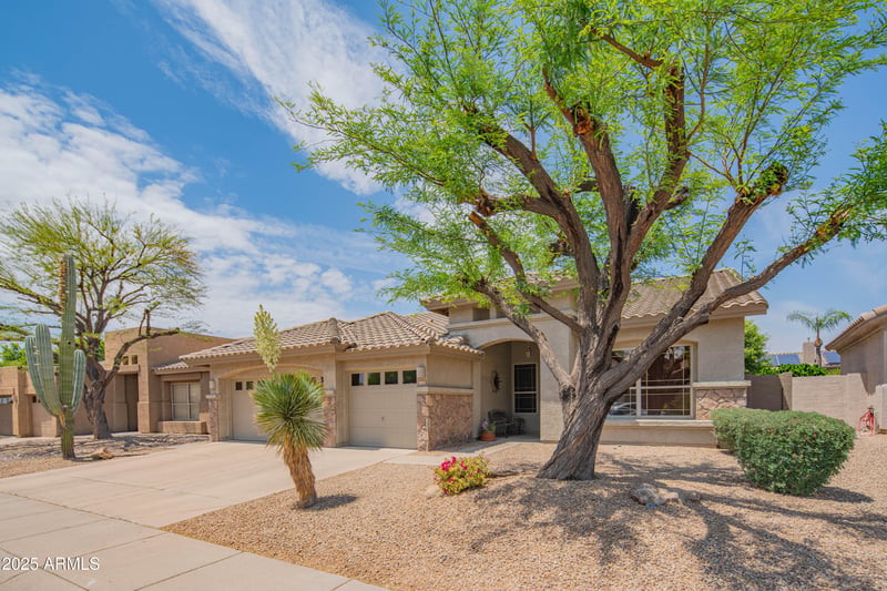 4374 E Lariat Ln, Phoenix, AZ 85050