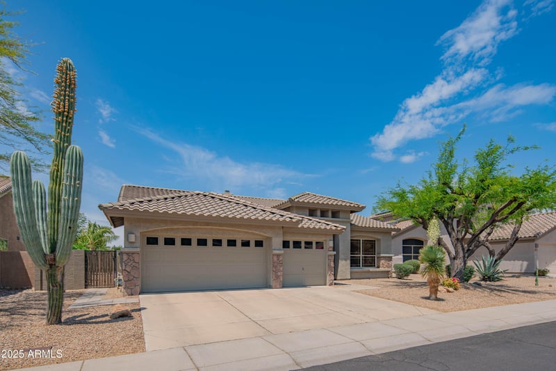 4374 E Lariat Ln, Phoenix, AZ 85050
