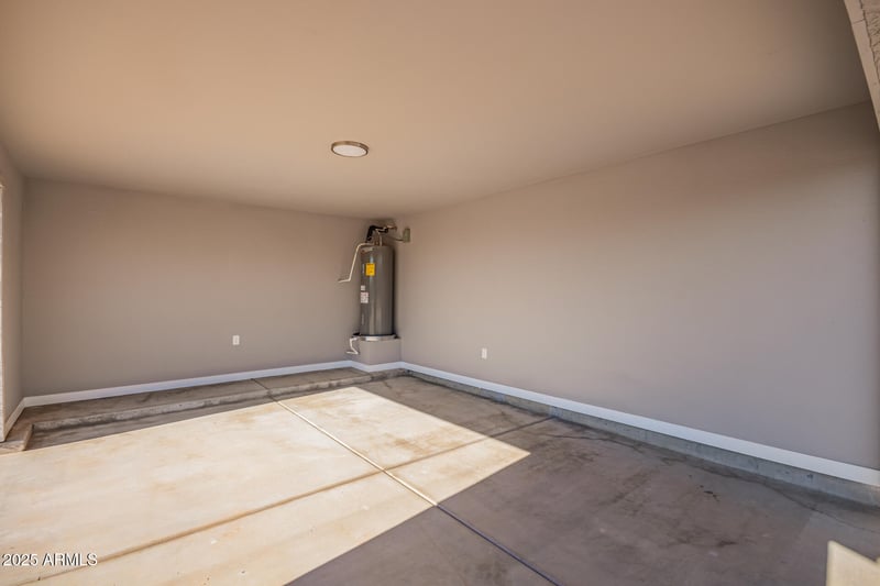 438 Liesen Dr, Morristown, AZ 85342