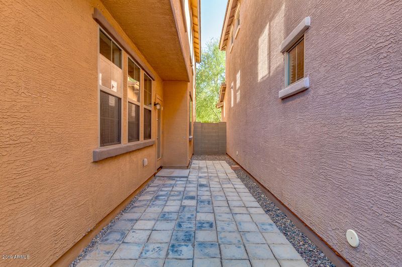4380 E Rosemonte Dr, Phoenix, AZ 85050