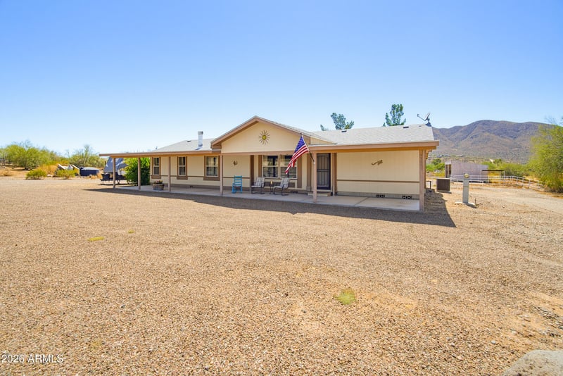 43807 2nd Ave, New River, AZ 85087