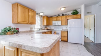 43820 N 12th St, New River, AZ 85087