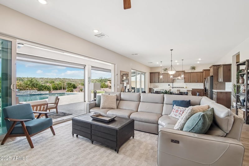 43832 Acadia Way, New River, AZ 85087