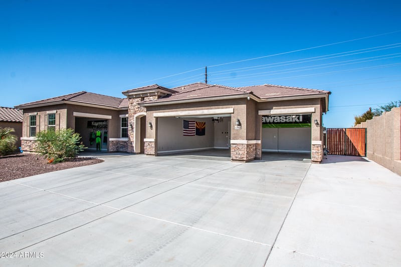 43856 N Hudson Trl, New River, AZ 85087