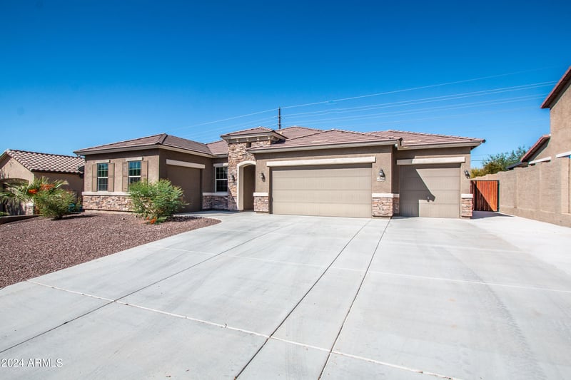 43856 N Hudson Trl, New River, AZ 85087