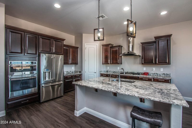43856 N Hudson Trl, New River, AZ 85087