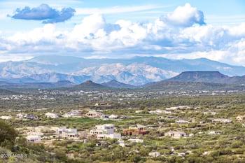 43934 10th St, New River, AZ 85087