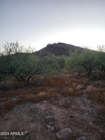 43xxx 12th St #-, New River, AZ 85087