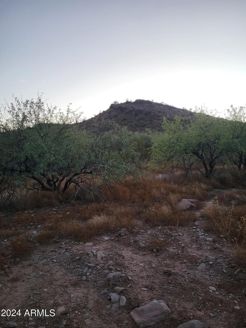 43xxx 12th St #-, New River, AZ 85087