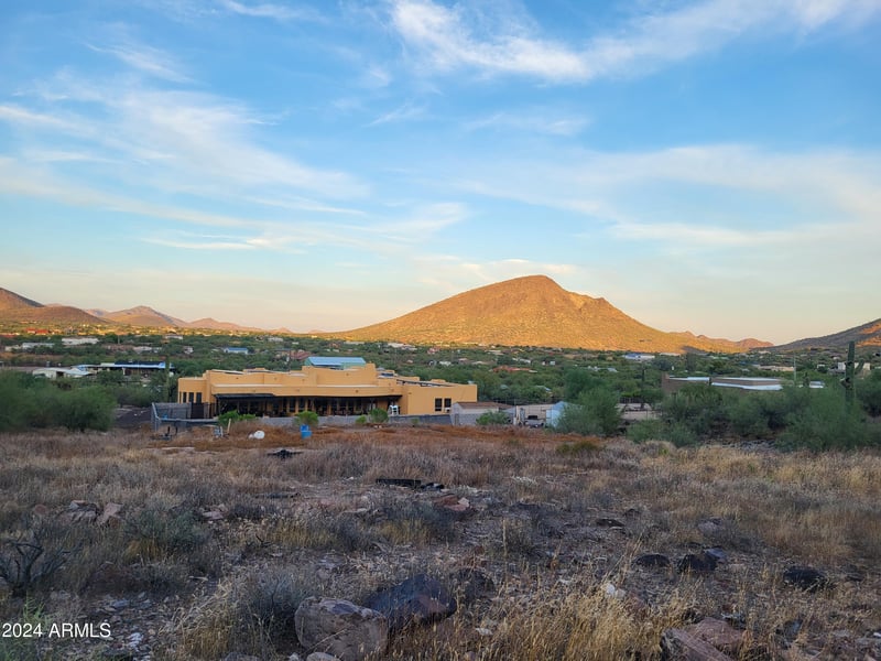 43xxx 12th St #-, New River, AZ 85087