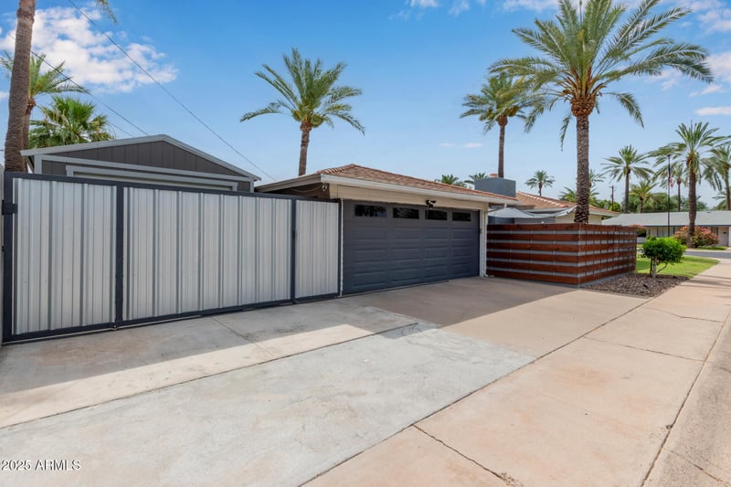 44 Palmdale Dr, Tempe, AZ 85282