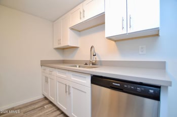 44 Roanoke Ave #8, Phoenix, AZ 85004