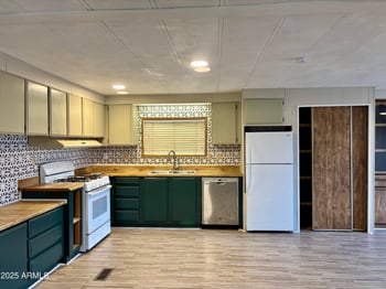 4400 Missouri Ave #99, Glendale, AZ 85301