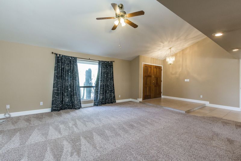4401 E Hearn Rd, Phoenix, AZ 85032
