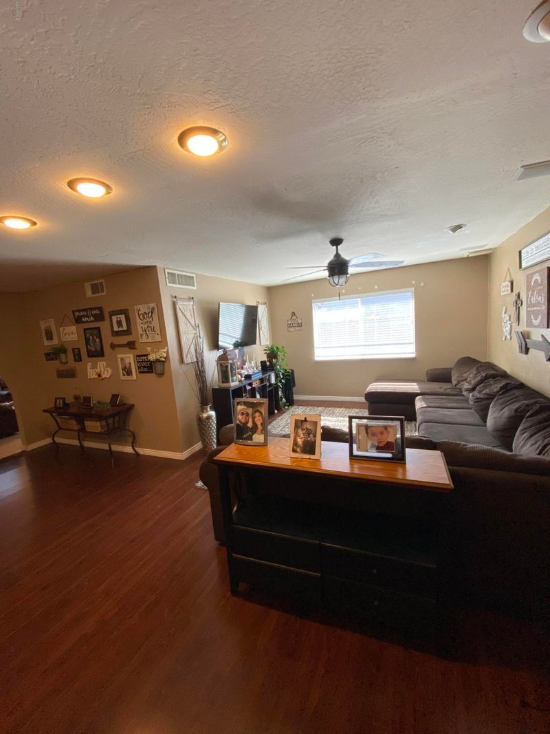 4401 W Calavar Rd, Glendale, AZ 85306