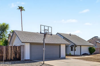 4401 W Gelding Dr, Glendale, AZ 85306