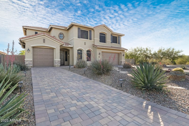 44014 49th Dr, New River, AZ 85087