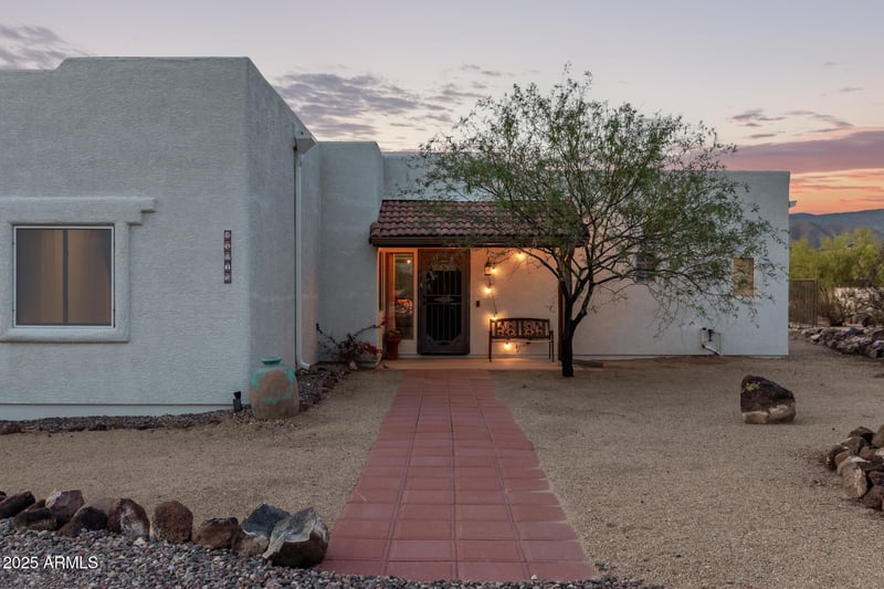 44015 20th St, New River, AZ 85087