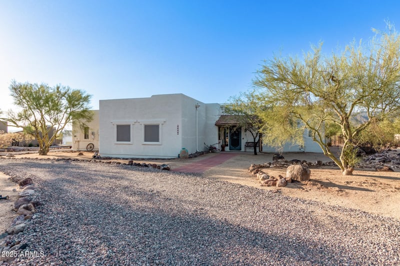 44015 20th St, New River, AZ 85087