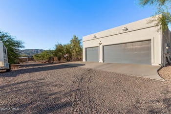 44015 20th St, New River, AZ 85087