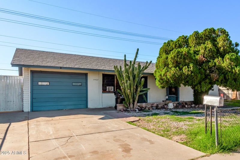 4402 90th Dr, Phoenix, AZ 85037