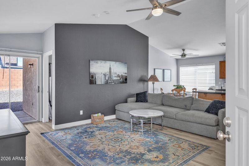 4402 E Glenhaven Dr, Phoenix, AZ 85048