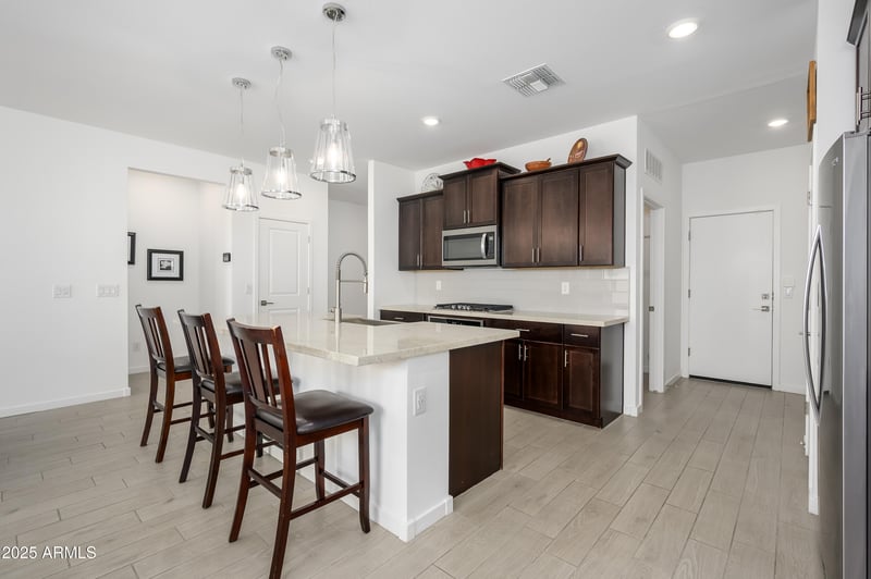 4402 Stickleaf Way, San Tan Valley, AZ 85144