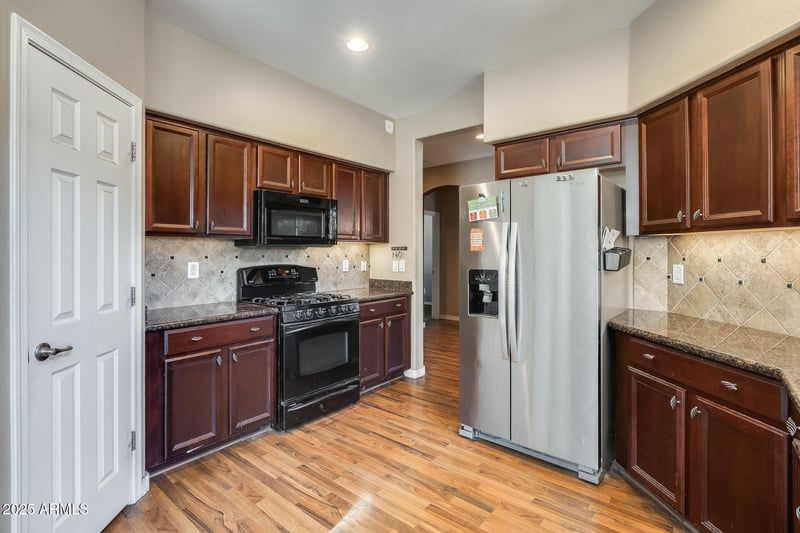 4405 Heyerdahl Dr, New River, AZ 85087
