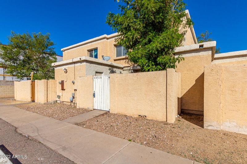4406 E Riverside St, Phoenix, AZ 85040