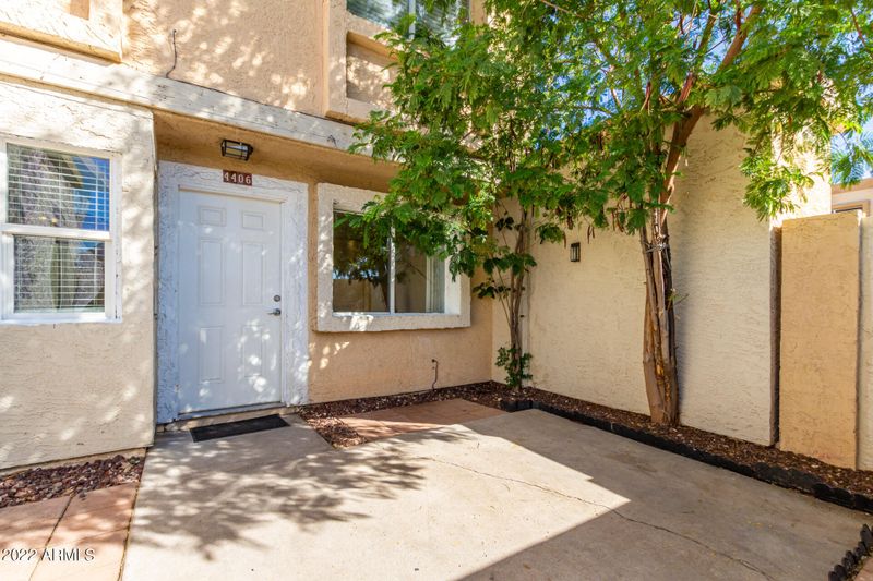 4406 E Riverside St, Phoenix, AZ 85040