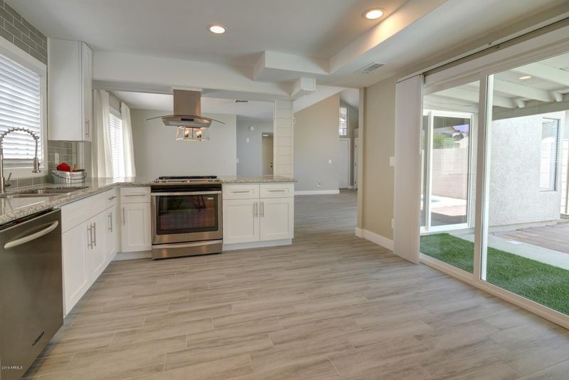 4406 W Oraibi Dr, Glendale, AZ 85308