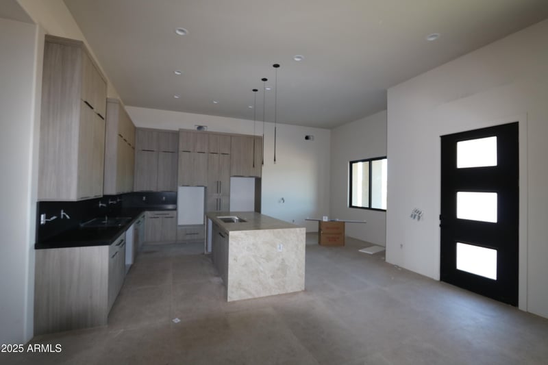 441 Roughrider Rd, New River, AZ 85087