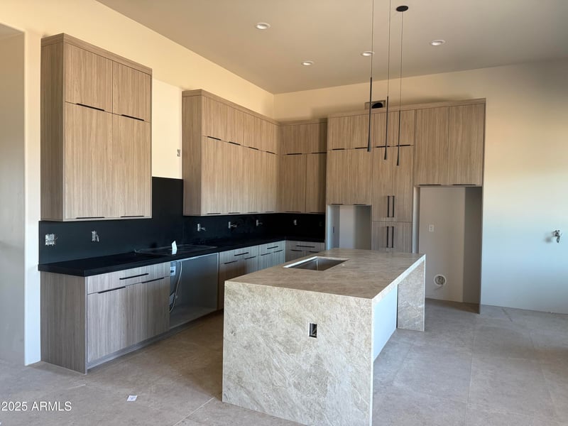 441 Roughrider Rd, New River, AZ 85087