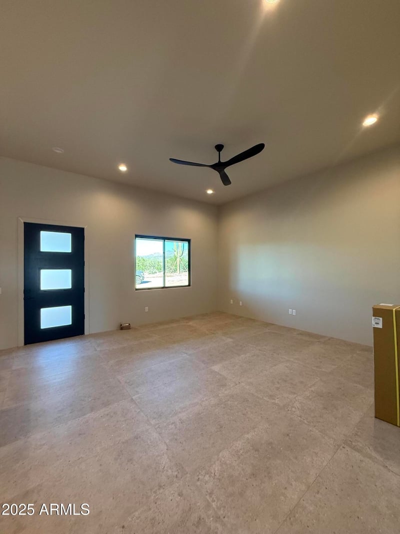 441 Roughrider Rd, New River, AZ 85087