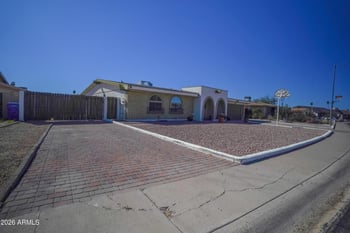 4411 Windrose Dr, Glendale, AZ 85304