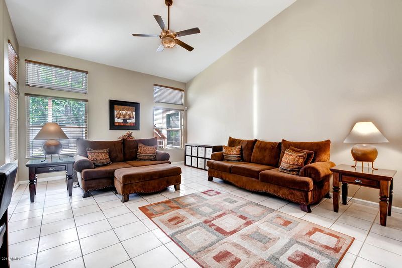4413 E Desert Willow Rd, Phoenix, AZ 85044