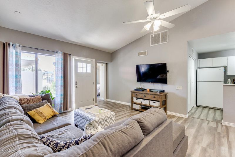 4414 E Carter Dr, Phoenix, AZ 85042