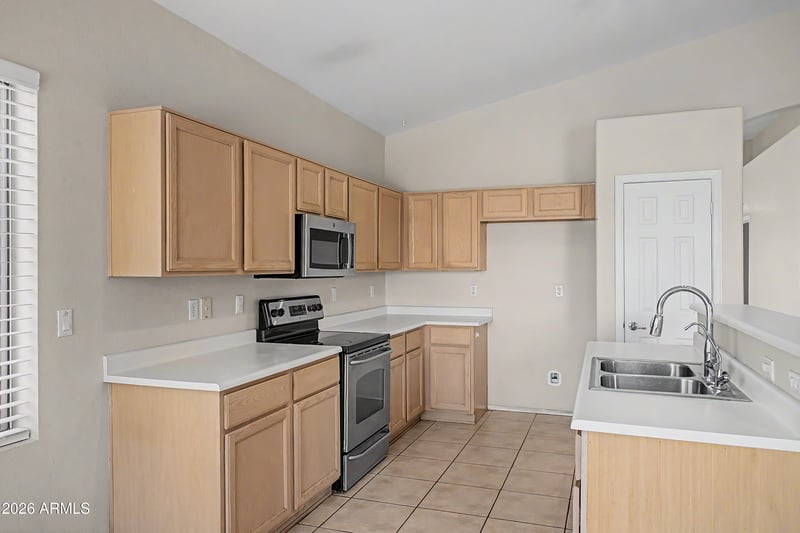 4414 Dry Creek Rd, Phoenix, AZ 85044