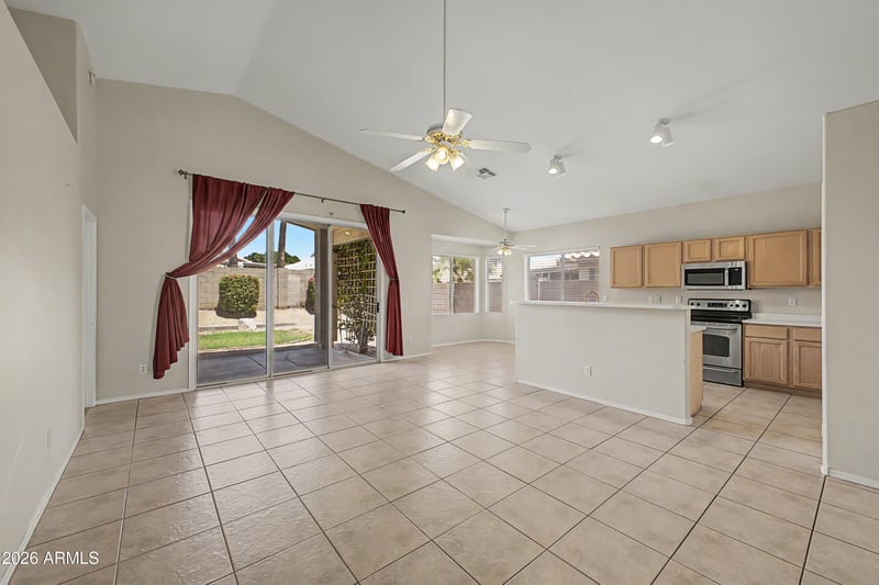 4414 Dry Creek Rd, Phoenix, AZ 85044