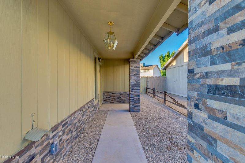 4414 E Maldonado Dr, Phoenix, AZ 85042