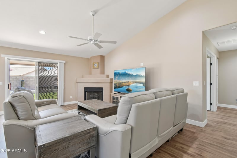 4415 Camino Vivaz Ave, Glendale, AZ 85310