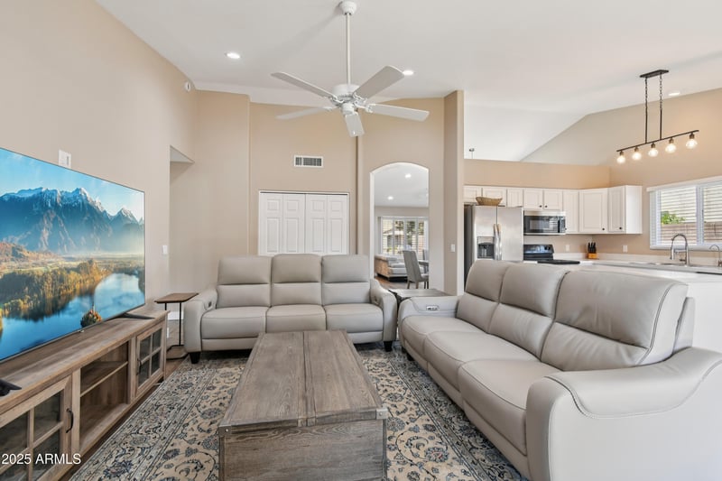4415 Camino Vivaz Ave, Glendale, AZ 85310